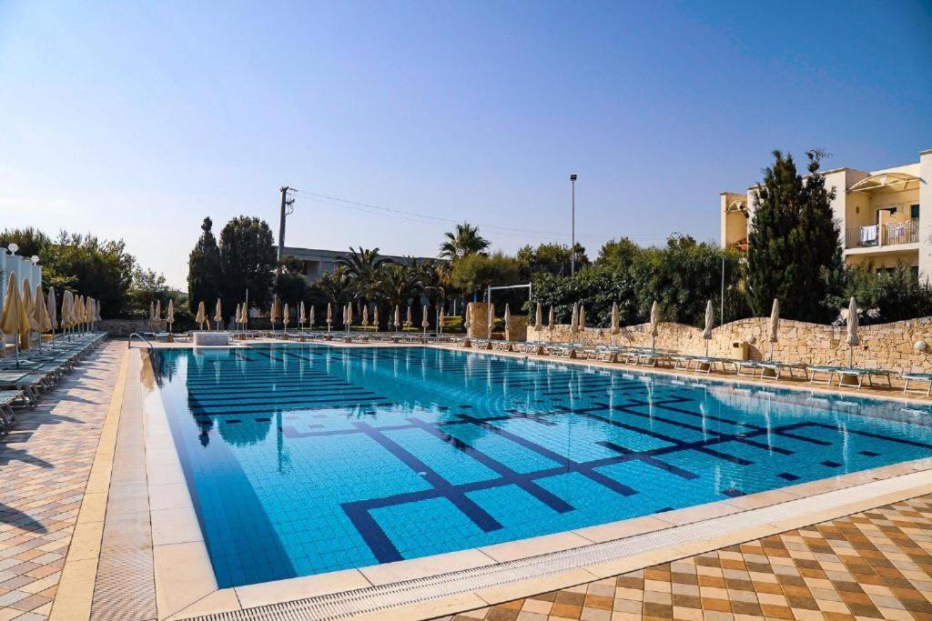 Hotel Scoglio Degli Achei Torre Santa Sabina Dış mekan fotoğraf