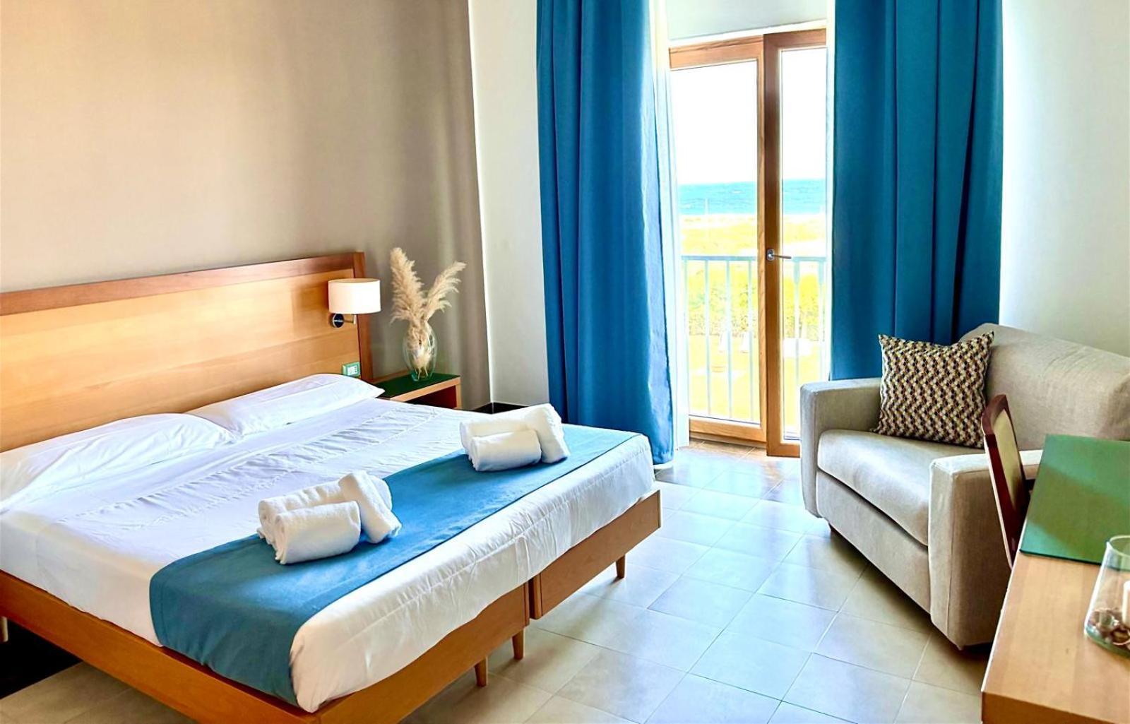 Hotel Scoglio Degli Achei Torre Santa Sabina Dış mekan fotoğraf