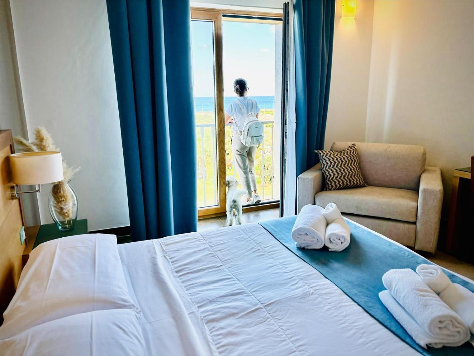 Hotel Scoglio Degli Achei Torre Santa Sabina Dış mekan fotoğraf