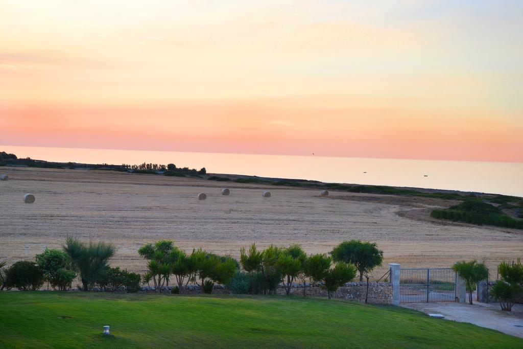 Hotel Scoglio Degli Achei Torre Santa Sabina Dış mekan fotoğraf